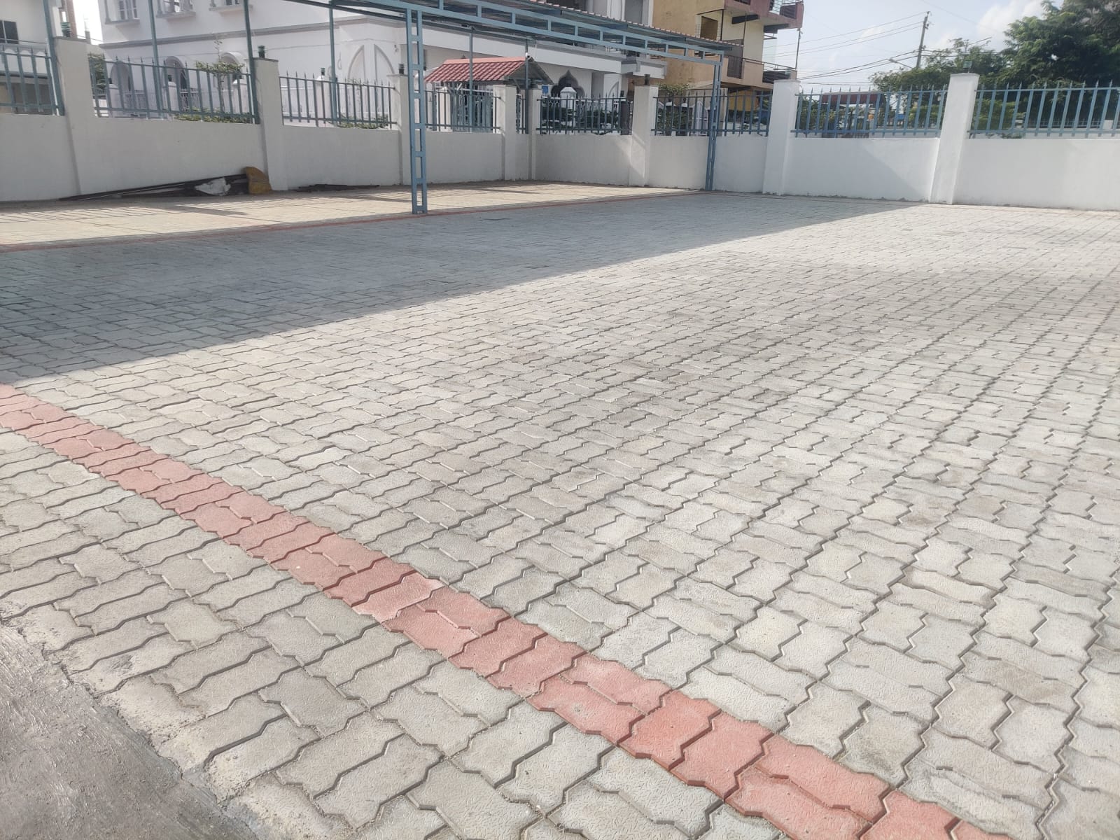 Garden pathway paving blocks installation